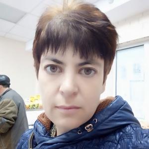 Девушки в Волгограде: Елена, 47 - ищет парня из Волгограда