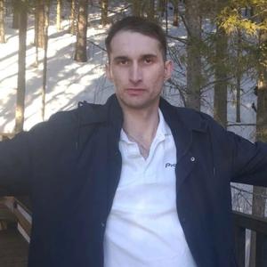 Парни в Ижевске: Роман Егоров, 32 - ищет девушку из Ижевска