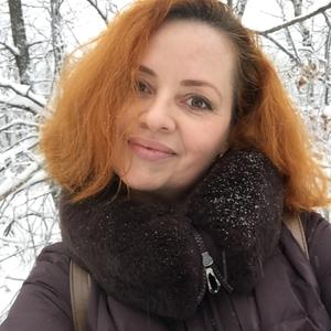 Девушки в Саратове: Елена, 42 - ищет парня из Саратова