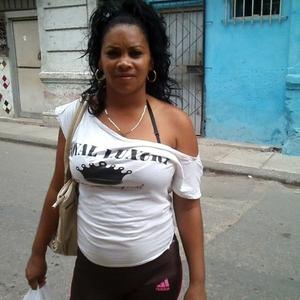 Yaneisi, 41 год, Habana