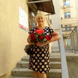 Девушки в Саратове: Светлана, 62 - ищет парня из Саратова