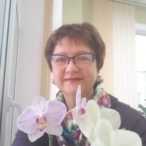Девушки в Томске: Нина, 60 - ищет парня из Томска