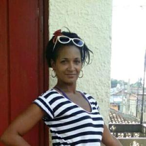 Девушки в Cuba: Yudenia, 44 - ищет парня из Cuba