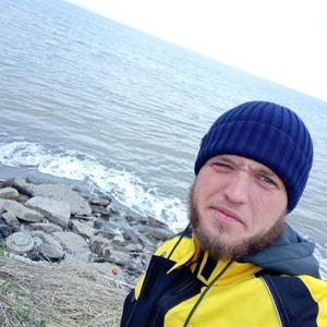 Максим, 27 лет, Углегорск