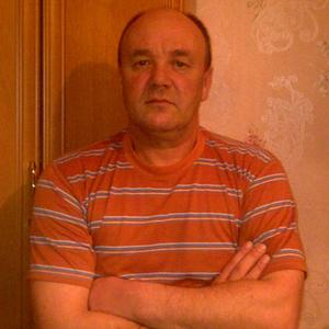 Виктор, 58 лет, Казань