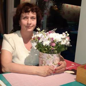 Девушки в Владивостоке: Валентина, 54 - ищет парня из Владивостока
