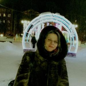 Девушки в Мурманске: Вика, 59 - ищет парня из Мурманска