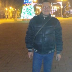 Парни в Донецке: Максим, 47 - ищет девушку из Донецка