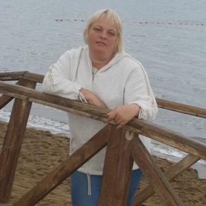 Девушки в Омске: Марина Верещагина, 54 - ищет парня из Омска