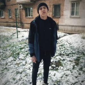 Валик Пчела, 24 года, Киев