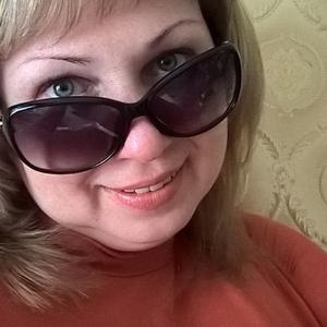 Девушки в Саратове: Наталья, 43 - ищет парня из Саратова