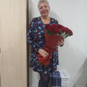 Девушки в Смоленске: Елена, 58 - ищет парня из Смоленска