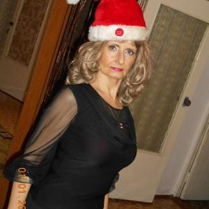 Девушки в Омске: Ирина, 62 - ищет парня из Омска