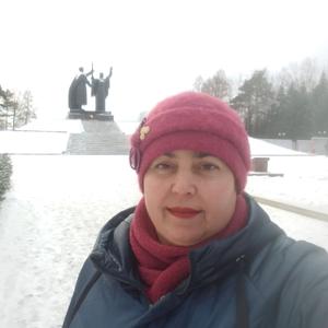 Девушки в Томске: Людмила, 48 - ищет парня из Томска