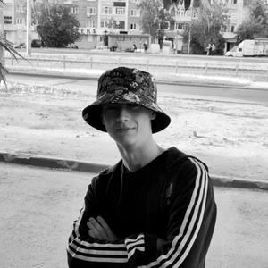Парни в Череповце: Алексей, 19 - ищет девушку из Череповца