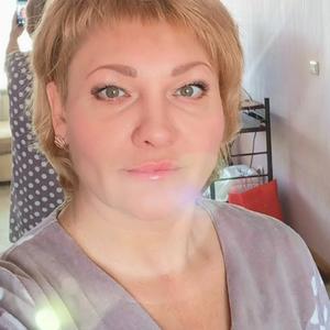 Девушки в Волгограде: Lina, 48 - ищет парня из Волгограда