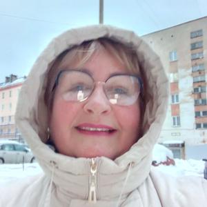 Девушки в Мурманске: Алечка, 60 - ищет парня из Мурманска