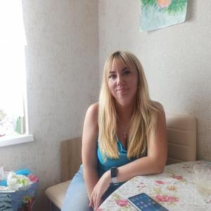 Девушки в Калининграде: Anna, 44 - ищет парня из Калининграда