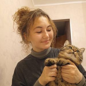 Девушки в Екатеринбурге: Рина, 20 - ищет парня из Екатеринбурга