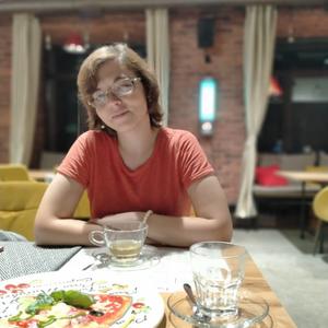 Девушки в Томске: Алена, 40 - ищет парня из Томска