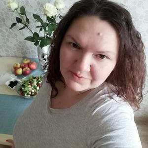 Девушки в Ульяновске: Дина, 41 - ищет парня из Ульяновска