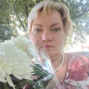 Девушки в Мценске: Карина, 48 - ищет парня из Мценска