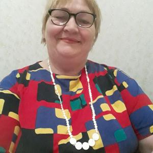 Девушки в Саратове: Наталья, 72 - ищет парня из Саратова