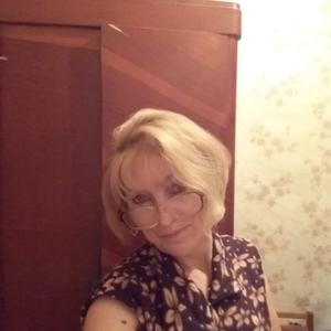 Девушки в Ульяновске: Ирина, 57 - ищет парня из Ульяновска