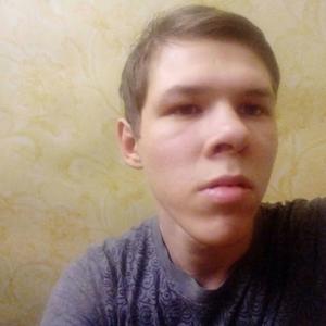 Парни в Карачеве: Сергей, 23 - ищет девушку из Карачева
