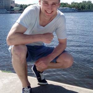 Парни в Менделеевске: Олег, 30 - ищет девушку из Менделеевска