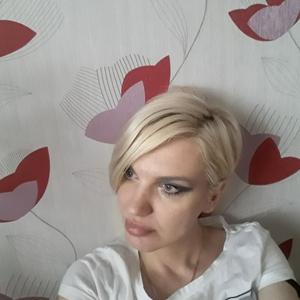 Девушки в Владивостоке: Yulia, 44 - ищет парня из Владивостока