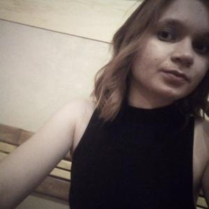 Девушки в Тольятти: Алина, 23 - ищет парня из Тольятти