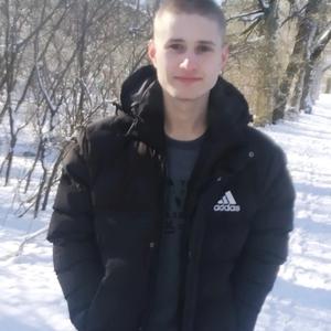 Парни в Калининграде: Кристиан, 20 - ищет девушку из Калининграда