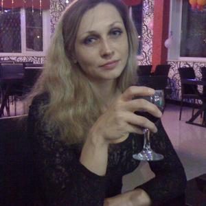 Девушки в Владивостоке: Светлана, 47 - ищет парня из Владивостока