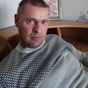 Анатолий, 47 лет, Кодинск
