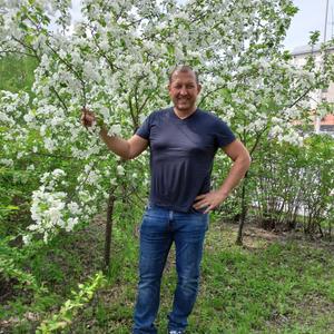 Виталий, 48 лет, Сургут