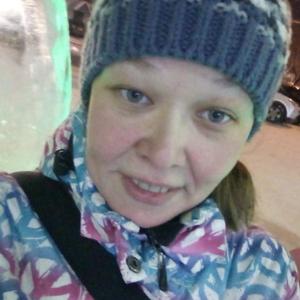 Девушки в Томске: Юлия, 38 - ищет парня из Томска