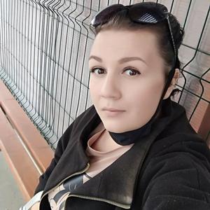 Девушки в Череповце: Есения, 36 - ищет парня из Череповца