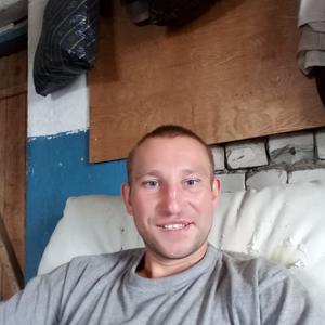 Андрей, 35 лет, Калининск