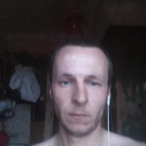 Парни в Гатчине: Алексей, 35 - ищет девушку из Гатчины