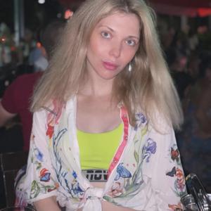 Девушки в Саратове: Julia, 36 - ищет парня из Саратова