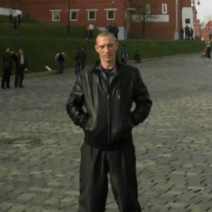 Парни в Вольске: Артем, 40 - ищет девушку из Вольска