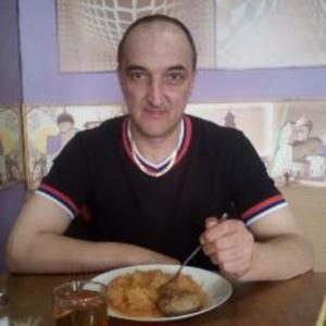 Парни в Пскове: Игорь, 46 - ищет девушку из Пскова