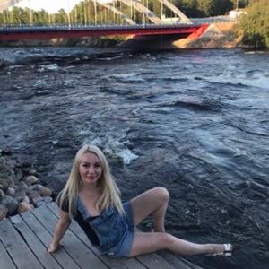 Девушки в Санкт-Петербурге: Оля, 36 - ищет парня из Санкт-Петербурга