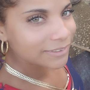 Девушки в Cuba: Saili, 27 - ищет парня из Cuba