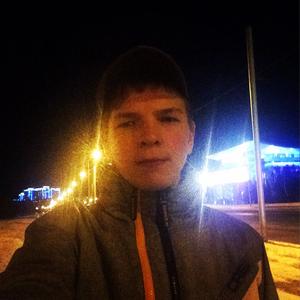 Парни в Сургуте (Ханты-Мансийский АО): Виктор , 23 - ищет девушку из Сургута (Ханты-Мансийский АО)
