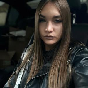 Девушки в Азове: Анастасия, 19 - ищет парня из Азова