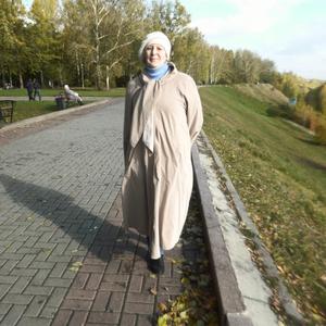 Девушки в Томске: Олеся, 64 - ищет парня из Томска