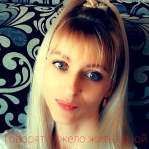 Девушки в Кемерово: Ирина, 35 - ищет парня из Кемерово