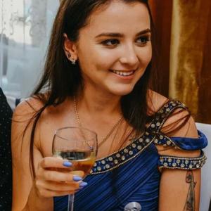 Девушки в Санкт-Петербурге: Алина, 29 - ищет парня из Санкт-Петербурга